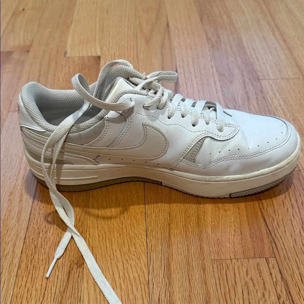 Nike Gamma Force Women’s Sneakers — White Light Bone Sanddrift Phantom — Size 10